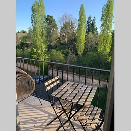 Charmant 2 Pieces Calme Et Proche Du Chateau